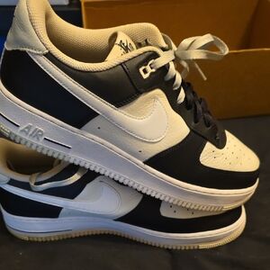 Nike Low-Top Sneakers in Black and White